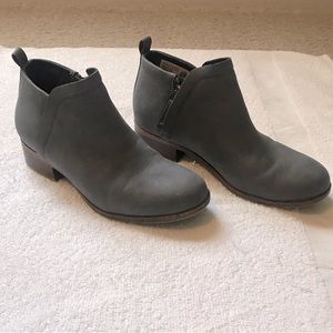 Toms Suede Gray Women’s Booties Size 5